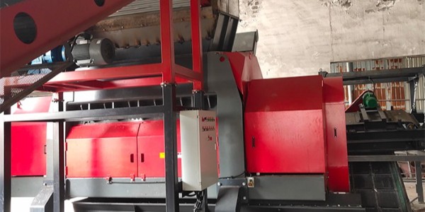 恩派特大棚膜撕碎機“長耐力”優(yōu)勢助力廢塑料再生