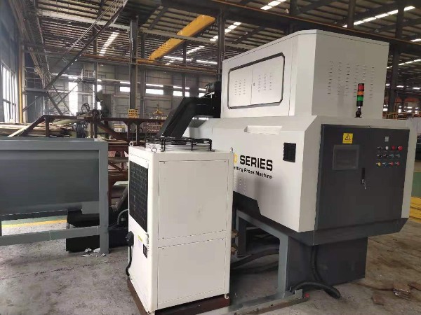 蘇州某精密電子公司定制鋁屑壓餅機案例