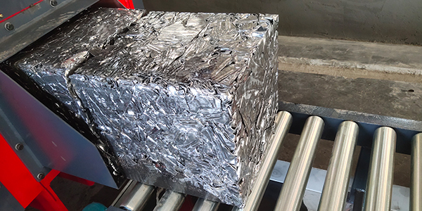 沖壓廢料壓塊機(jī)，提升廢金屬回收效率的利器