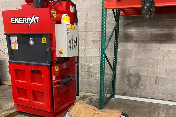 杭州某包裝材料公司定制廢紙打包機案例