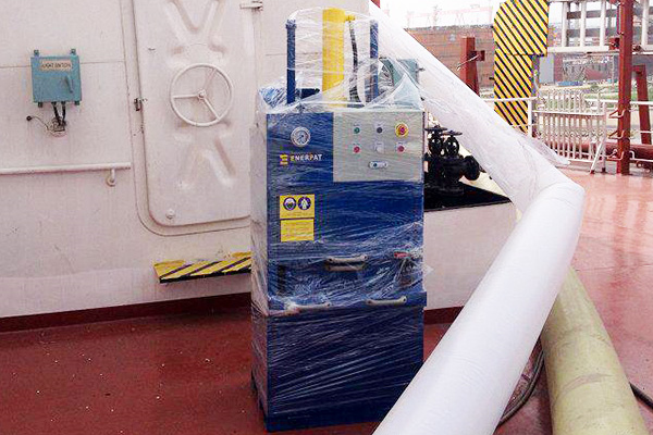 青島某海事公司定制垃圾打包機(jī)案例