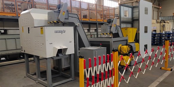 恩派特機床鐵屑壓塊機 解決金屬屑堆積為環保助力！