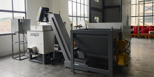 鐵屑堆積廢液亂流環境差 恩派特鐵渣壓餅機來解決