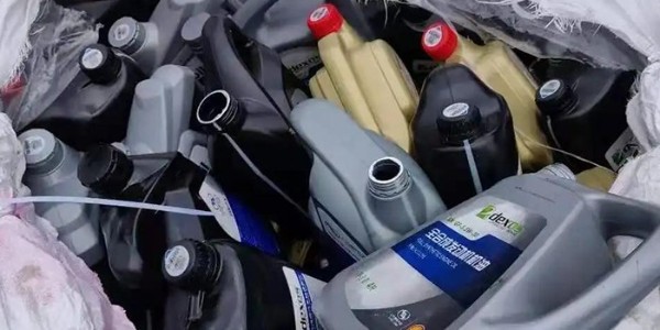 廢機油壺回收處理風險大？廢機油壺破碎清洗線解決危廢殘留難題