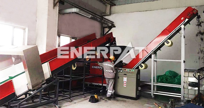 工業(yè)廢品撕碎機