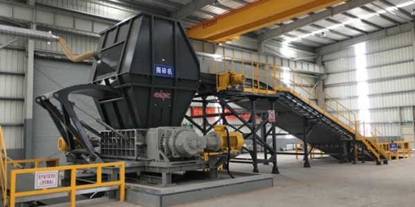 空調(diào)外殼難處理？空調(diào)外殼撕碎機(jī)生產(chǎn)線帶你了解處理全程