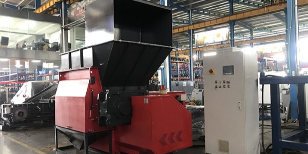 <i style='color:red'>塑料薄膜</i>撕碎機多少錢？<i style='color:red'>塑料薄膜</i>撕碎機價格介紹