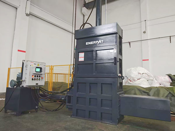 江西SLF材料有限公司與恩派特定制立式液壓打包機案例