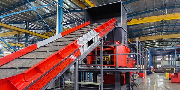 大型塑料粉碎機(jī)多少錢一臺？<i style='color:red'>塑料破碎</i>機(jī)設(shè)備哪家好？